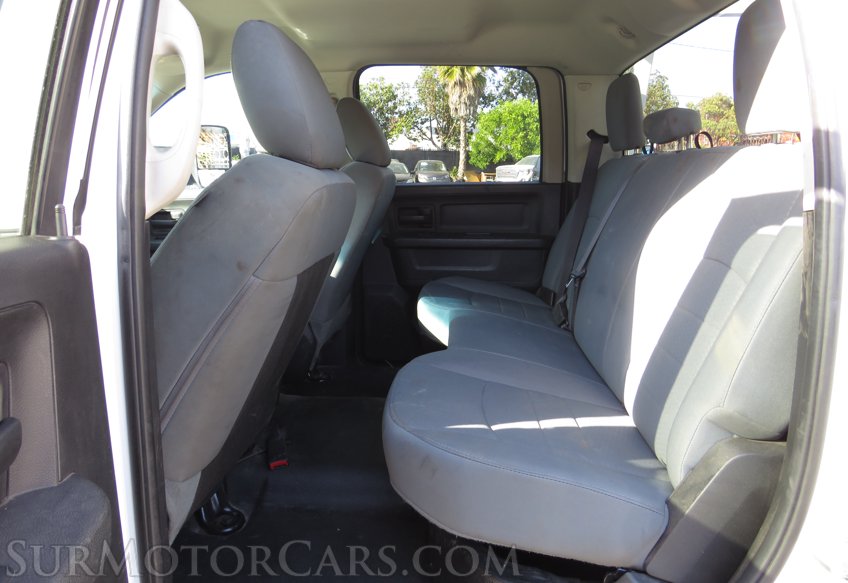 2017 Ram 3500 Chassis Cab - Image 35