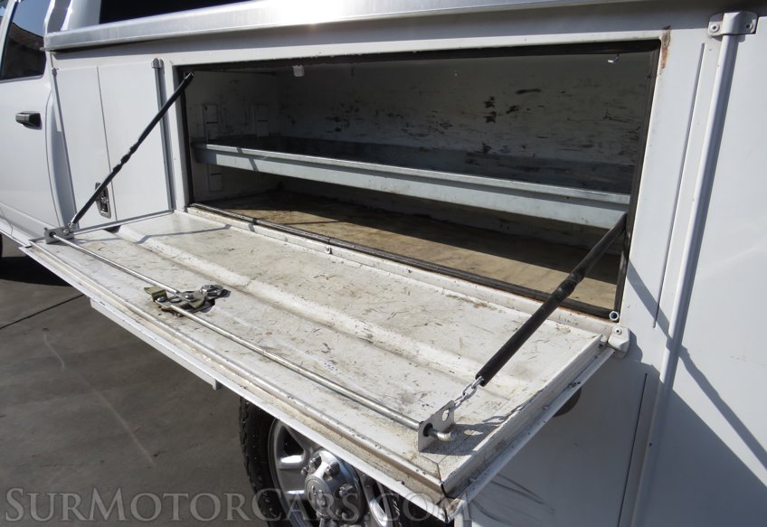 2017 Ram 3500 Chassis Cab - Image 13