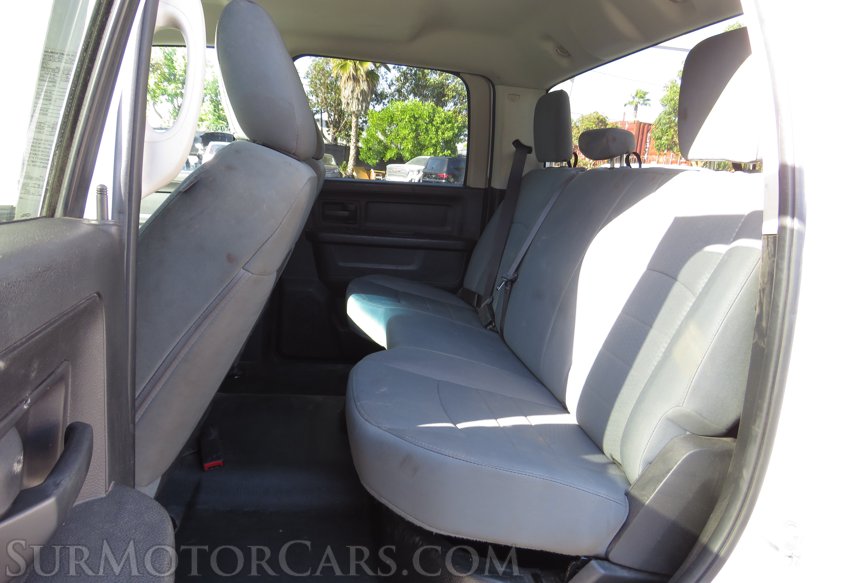 2017 Ram 3500 Chassis Cab - Image 33