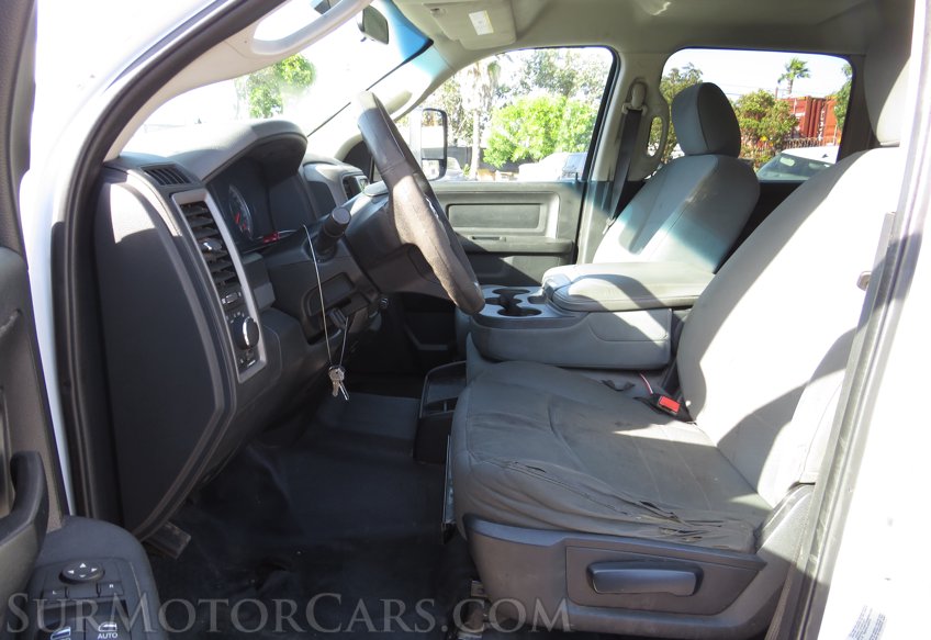 2017 Ram 3500 Chassis Cab - Image 27