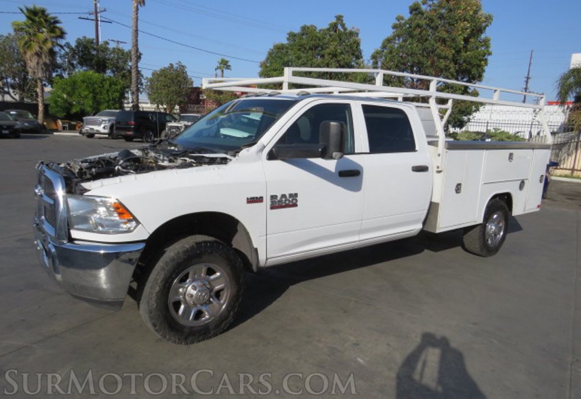 2017 Ram 3500 Chassis Cab - Image 3