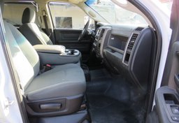 2017 Ram 3500 Chassis Cab - Image 28