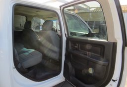 2017 Ram 3500 Chassis Cab - Image 31