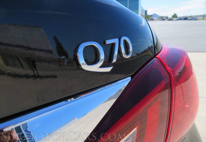 2017 Infiniti Q70 - Image 23