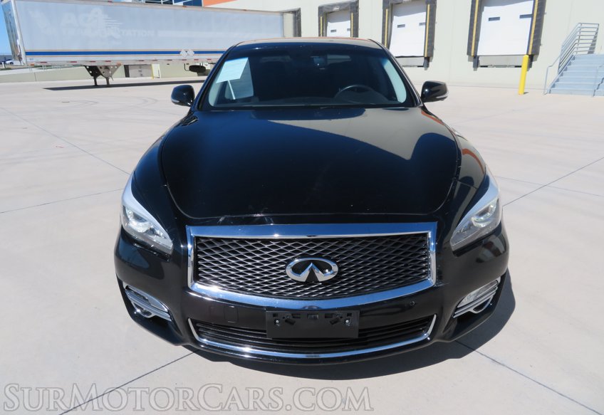 2017 Infiniti Q70 - Image 12