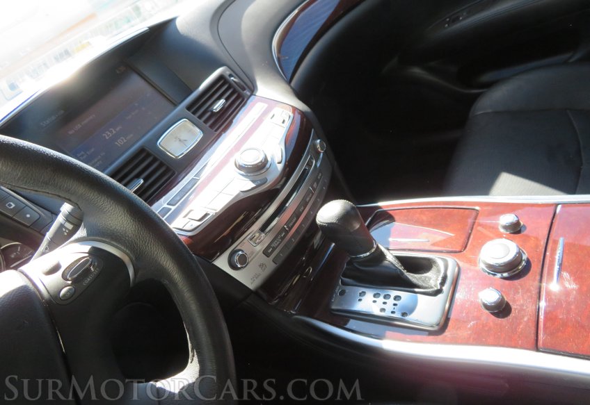 2017 Infiniti Q70 - Image 37