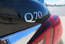 2017 Infiniti Q70 - Image 23