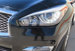 2017 Infiniti Q70 - Image 19