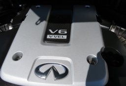 2017 Infiniti Q70 - Image 59