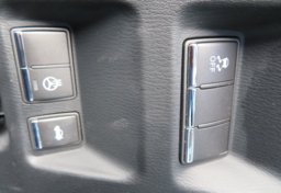 2017 Infiniti Q70 - Image 49