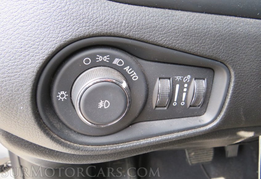 2020 Jeep Renegade - Image 39