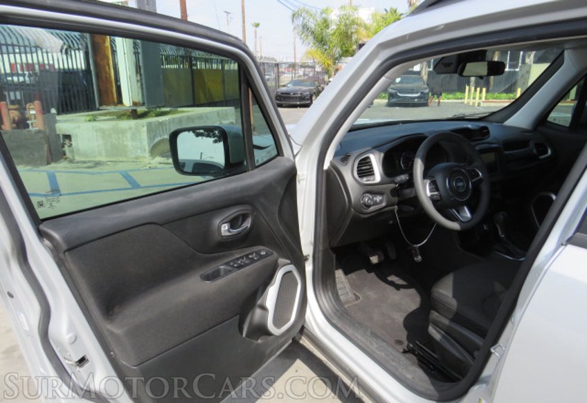 2020 Jeep Renegade - Image 19