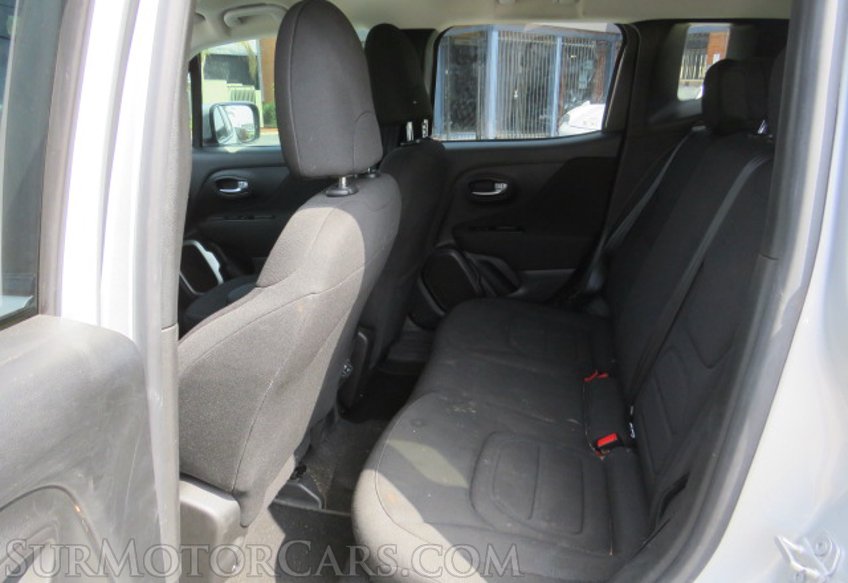 2020 Jeep Renegade - Image 27