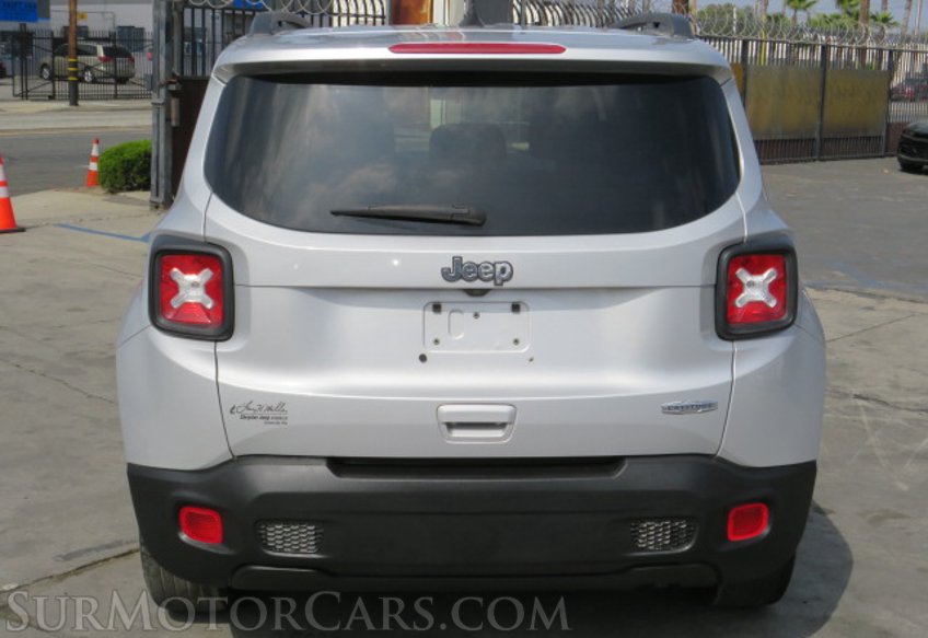 2020 Jeep Renegade - Image 12