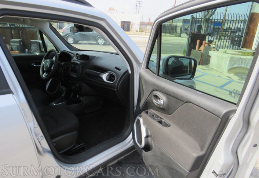 2020 Jeep Renegade - Image 20