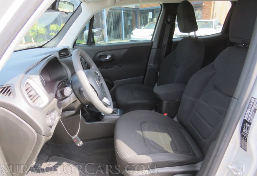 2020 Jeep Renegade - Image 26