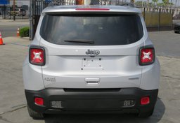 2020 Jeep Renegade - Image 12