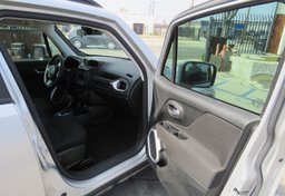 2020 Jeep Renegade - Image 20