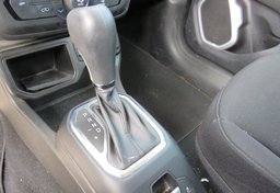 2020 Jeep Renegade - Image 36