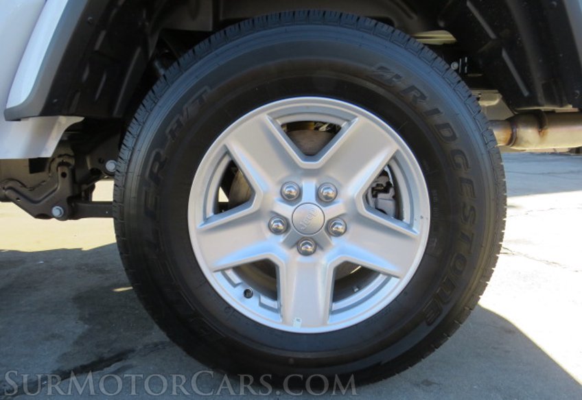 2022 Jeep Gladiator - Image 13