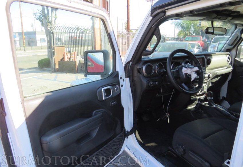 2022 Jeep Gladiator - Image 17