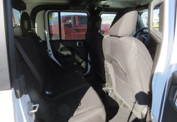 2022 Jeep Gladiator - Image 26