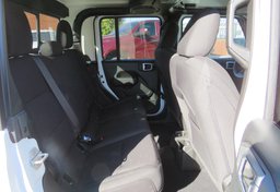 2022 Jeep Gladiator - Image 27