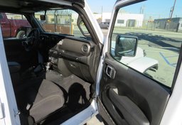 2022 Jeep Gladiator - Image 18