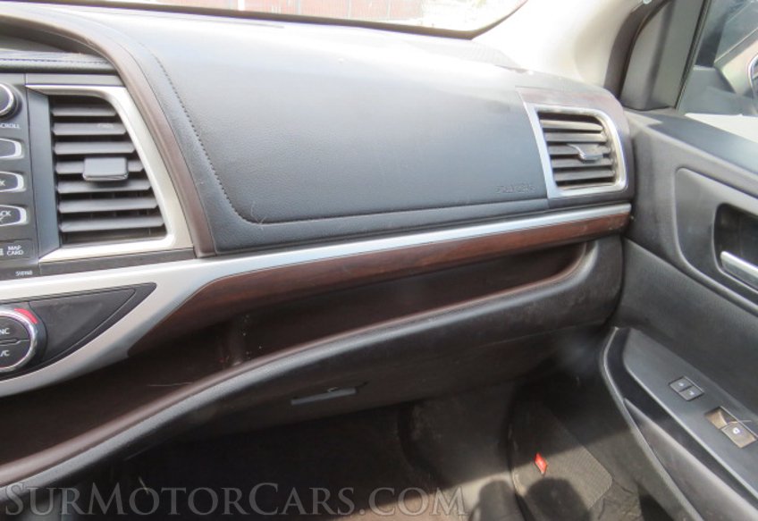 2016 Toyota Highlander - Image 39