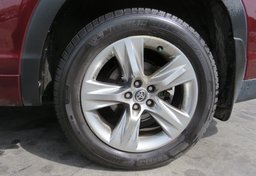 2016 Toyota Highlander - Image 11