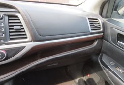 2016 Toyota Highlander - Image 39