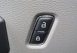 2020 Ford F-150 - Image 38