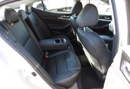 2021 Nissan Maxima - Image 29
