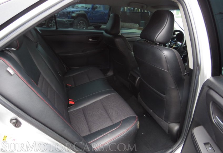 2016 Toyota Camry - Image 31