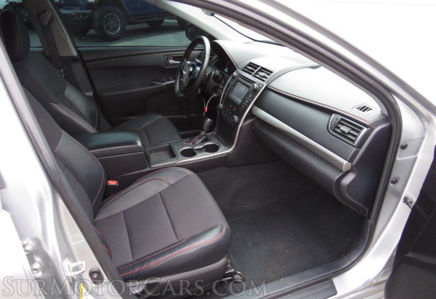 2016 Toyota Camry - Image 27