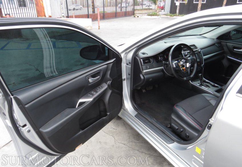 2016 Toyota Camry - Image 20