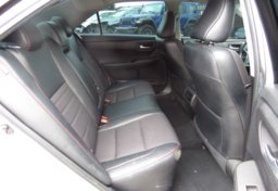 2016 Toyota Camry - Image 29