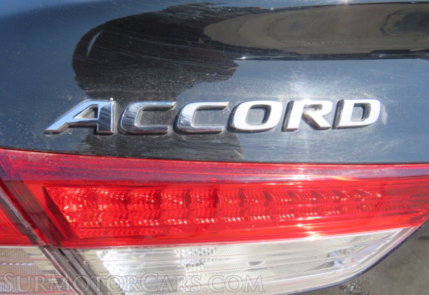 2019 Honda Accord Sedan - Image 19