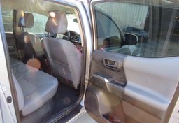 2021 Toyota Tacoma - Image 23