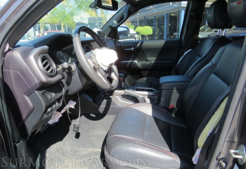 2020 Toyota Tacoma 4WD - Image 31