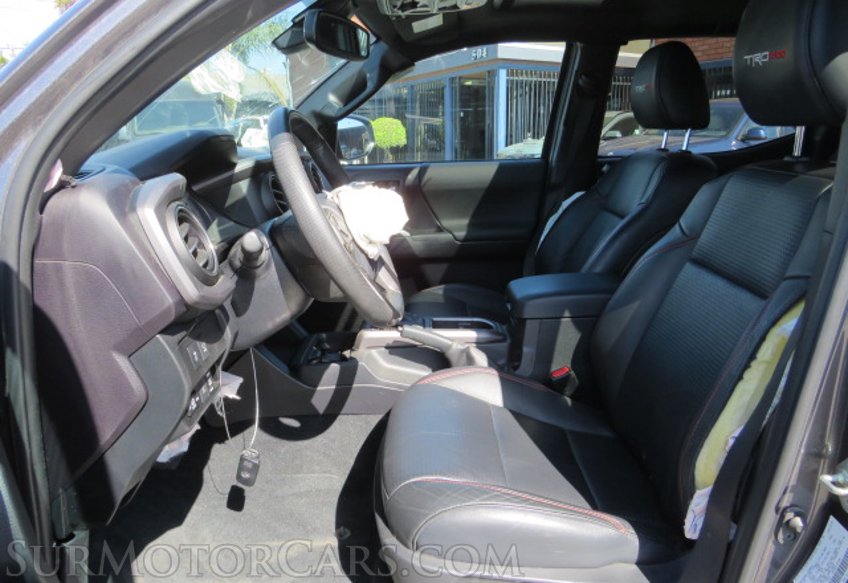 2020 Toyota Tacoma 4WD - Image 33