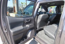 2020 Toyota Tacoma 4WD - Image 28