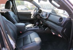 2020 Toyota Tacoma 4WD - Image 32