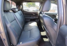 2020 Toyota Tacoma 4WD - Image 37