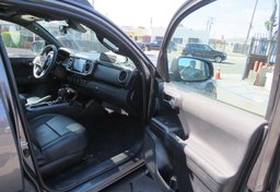 2020 Toyota Tacoma 4WD - Image 27