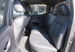 2020 Toyota Tacoma 4WD - Image 38