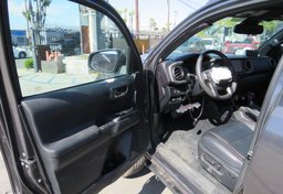 2020 Toyota Tacoma 4WD - Image 26