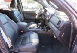 2020 Toyota Tacoma 4WD - Image 34