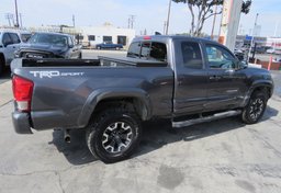 2016 Toyota Tacoma - Image 9