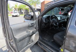 2016 Toyota Tacoma - Image 20